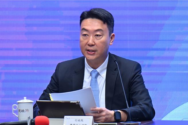 和碩董事長童子賢昨日稱AI熱潮把台灣捧太高，提醒不要飄飄然上雲端。行政院發言人陳世凱說，，政府不會飄在半空中，未來產業規劃必然踏實。（行政院提供）