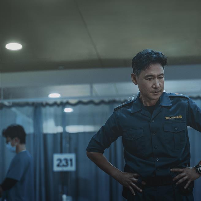 张学友为演出的电影《海关战线》献唱主题曲〈很远的地方〉。（环球音乐提供）