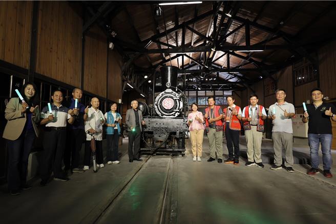 林铁及文资处为庆祝县定古蹟「奋起湖车库」修復完成，以「山行记忆・奋起湖」为题举办特展，今正式开展。（林铁及文资处提供∕吕妍庭嘉义传真）