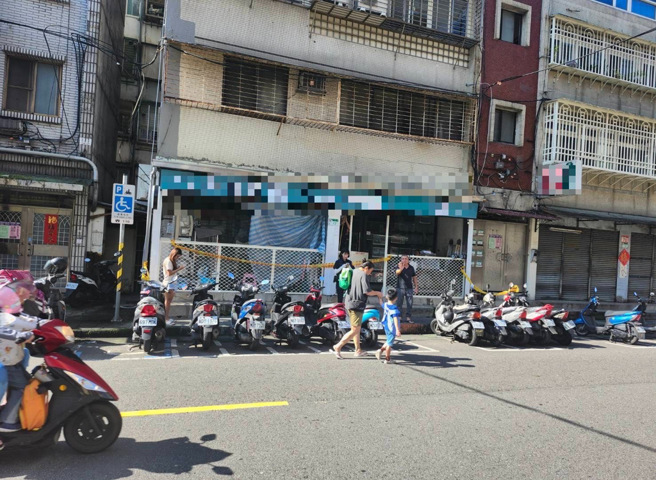 内湖宠物店老板轻生，家属控2楼住户反悔失联拒签同意书，导致店面无法营业，每月乾烧10万。(图／翻摄画面)