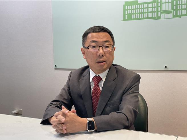 行政院长卓荣泰等官员明赴立法院备询，将适用国会改革法。行政院政委林明昕表示，他比较乐观，认为情况不会到不可收拾的地步。（蔡雯如摄）