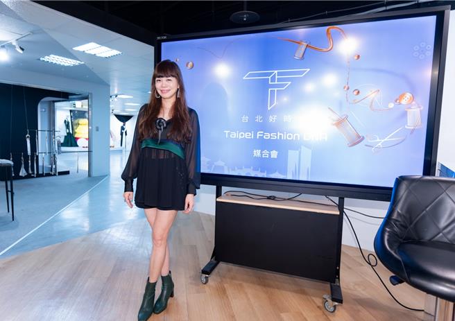 时尚CEO温筱鸿27日于台北好时尚媒合会中，鼓励新锐设计师找出自我特色。（吴松翰摄）