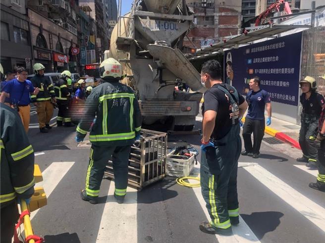 陈姓妇人搭错公车，意外遭混凝土车辗毙。（本报资料照片）