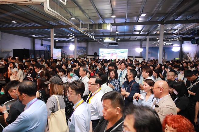 「D-ONE 第一大天地」招商说明会吸引各大厂商参加，会场人山人海。（第一大国际开发公司提供／朱世凯台北传真）
