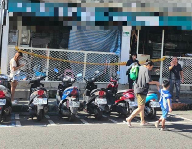 台北市内湖一名47岁宠物店党姓老板在店内轻生亡，他疑因和2楼住户发生纠纷，而走上绝路。（图 / 刘咏韵翻摄）