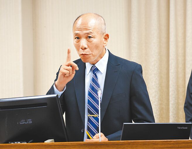 針對立委質疑今年漢光演習取消實彈及紅軍？參謀總長梅家樹26日在立法院答詢表示，已達到部隊獨立作戰。（姚志平攝）