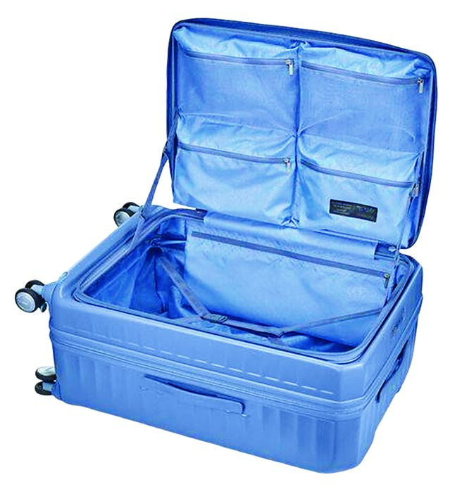 板桥大远百American tourister Frontec 28吋可扩充行李箱，特价1万800元。（远百提供）