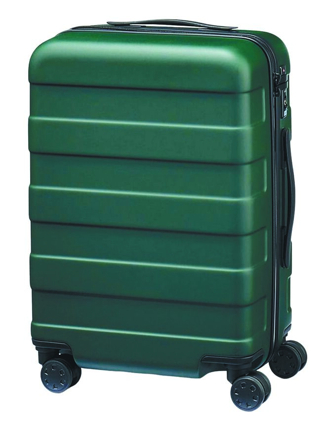 微风松高无印良品四轮硬壳止滑拉杆箱36L卡其绿，推荐价4300元。（微风提供）