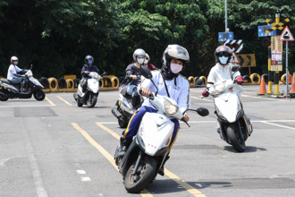 去年5.6萬件長者機車事故 台北開「高齡駕訓課」雙重補助