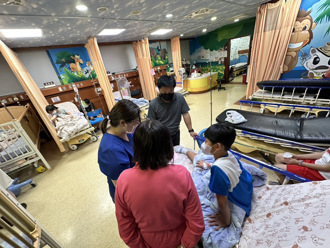 休業式屏東小學傳食物中毒 10學童上吐下瀉送醫