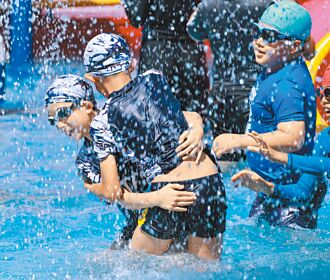 疑高温酿祸 花莲1中暑亡、1摔车