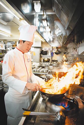 飯店星廚助陣 享珍饈習廚藝