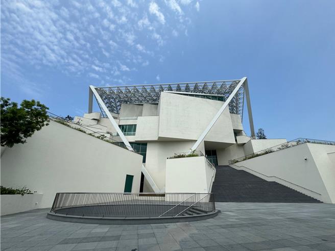 南美馆开馆5年来，首度推出门票优惠「半年双享票」，图为南美馆2馆。（曹婷婷摄）