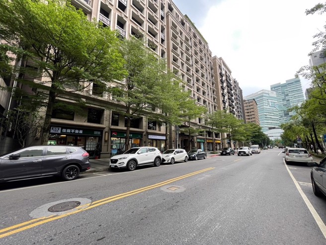 南港软体园区将开出台北市第一家日式商场LaLaport，为区域房市增添生活机能。(图/信义房屋 提供)