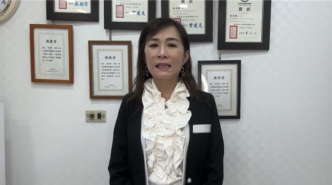 立委林宜瑾指出，在台灣同樣是受薪階級，卻因為勞保、公保之別，硬生生被劃分成「軍公教」與「一般勞工」，而只有一般勞工才能在勞動節放假。（林宜瑾辦公室提供／游念育台北傳真）