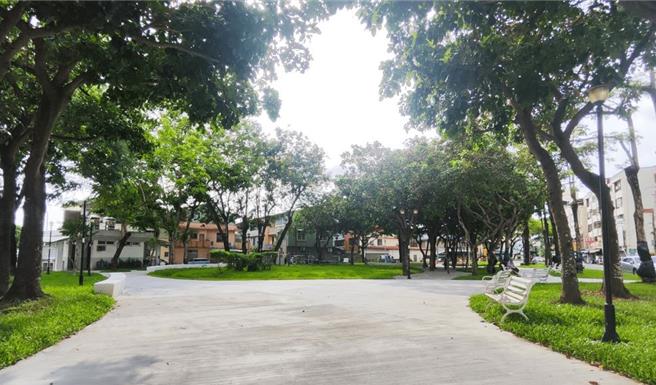 嘉义市宣信公园步道改善。（嘉市府提供／廖素慧嘉市传真）