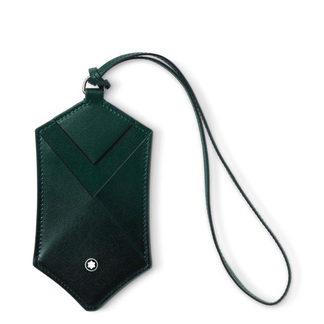 万宝龙大师杰作系列100周年英伦绿行李吊牌，6800元。（Montblanc提供）