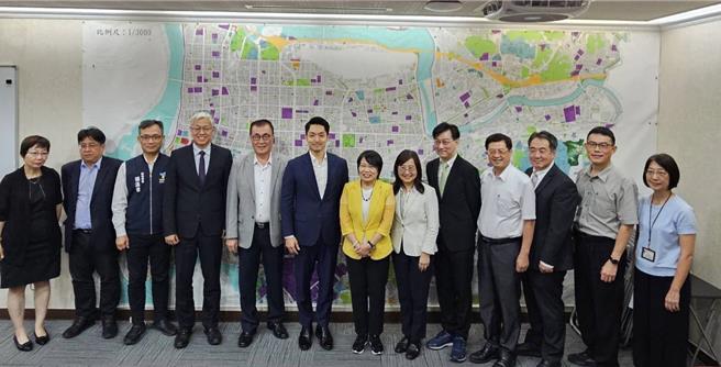 内政部长刘世芳今(26)日与市长蒋万安就台北市重大建设进行意见交流。（内政部提供／游念育台北传真）
