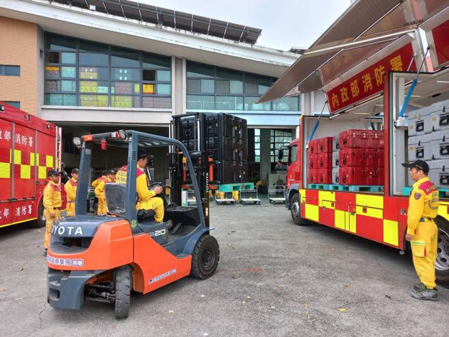 南美秘鲁发生7.2强烈地震，臺湾消防署特搜队准备完成，可以随时出发，进行国际人道救援。（消防署特种搜救队提供）