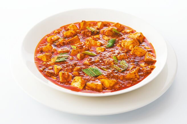 陳建太郎客座「上海醉月樓」，帶來「四川飯店」原創的招牌料理「陳麻婆豆腐」。（台北遠東香格里拉提供）