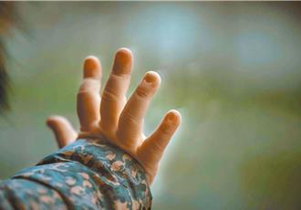 3寶爸虐死剛滿月么兒判11年 可惡！老二也曾受虐再判刑