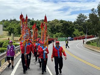桃園龍德宮四媽祖首巡安金門 750位信眾徒步48公里環島祈福