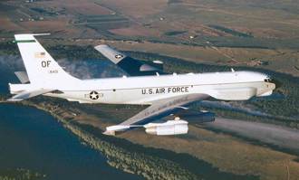 美軍RC-135W電偵機穿越南台灣上空？退役中將不禁吐1句