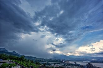 明本島熱炸僅1縣市例外！中南部雨下整天 午後雷雨狂轟4地區