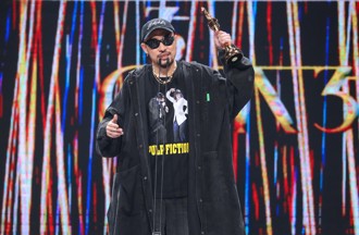 金曲35／熱狗首奪金曲歌王嗨喊好奇妙 表演出包稱「百年難得一見」