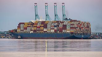 SCFI连12涨 美东线飙天价