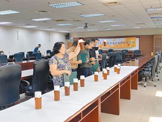 高雄 龍眼蜜評鑑得獎 蜂農歸功健康蜜蜂