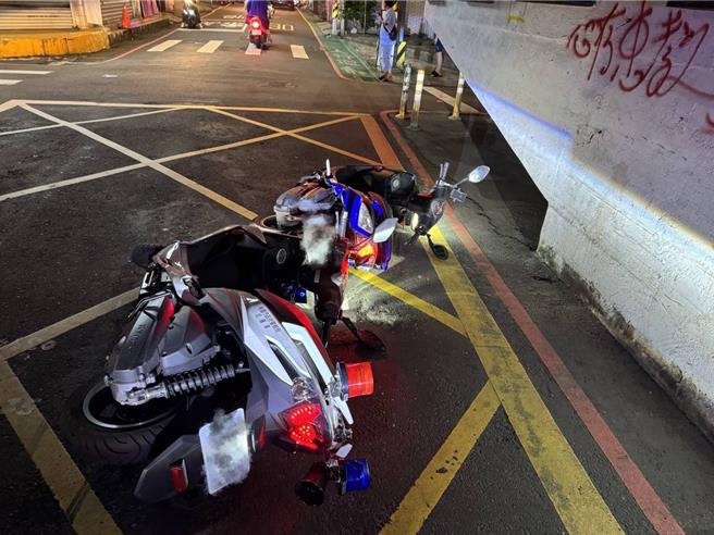 桃园警分局武陵派出所昨日晚间拦查到一名闯红灯的失联移工。（警方提供）