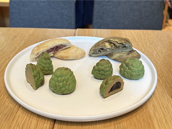 「美人烧」菓子内馅添加洛神花，口感细腻，富含营养。（台东县政府提供／萧嘉蕙台东传真）