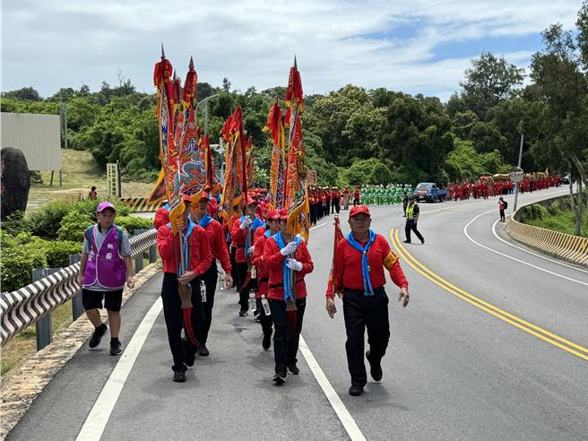 桃园龙德宫「四妈祖」首度跨海到金门巡安，今起展开一两天的遶境祈福活动。(于家麒摄)