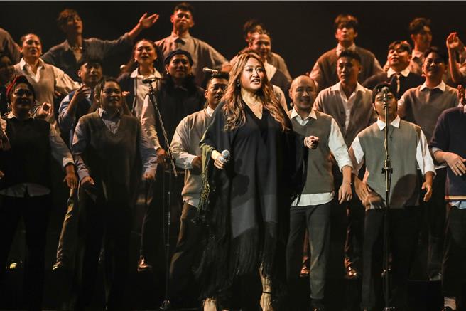 家家今晚担任表演嘉宾。（金曲奖提供）