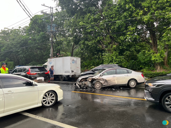 今29日下午17時51分許，新北市鶯歌區西湖街發生一起車禍。（圖／警方提供）
