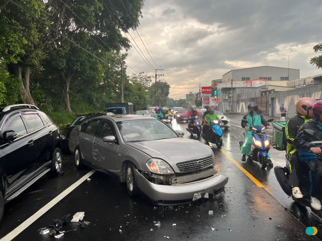 今29日下午17時51分許，新北市鶯歌區西湖街發生一起車禍。（圖／警方提供）