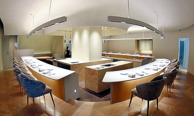 開在高雄豪宅〈定潮〉1樓的〈Li.nu〉餐廳，是東京〈Bon.nu〉在台分店。圖／姚舜