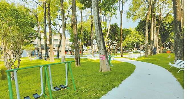 嘉義市南興公園步道改善、體健設施移設。（嘉市府提供／廖素慧嘉市傳真）