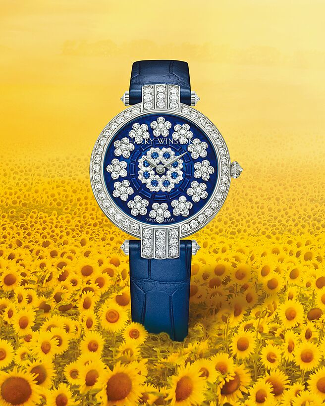 海瑞溫斯頓卓時Premier系列Sunflower腕表，藍色款讓人聯想到湛藍晴空。（Harry Winston提供）