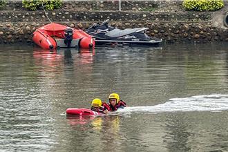 竹县消防局新增「电动遥控救生圈」 争取黄金救援时间
