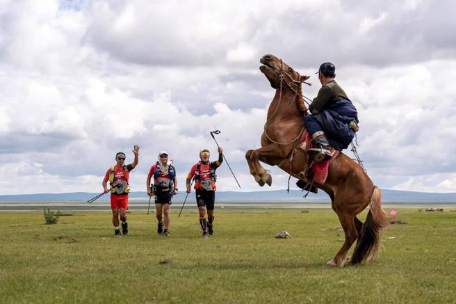 王仁甫发文曝光参赛过程中的艰辛。（图／翻摄王仁甫和季芹之永远的芹仁  脸书）