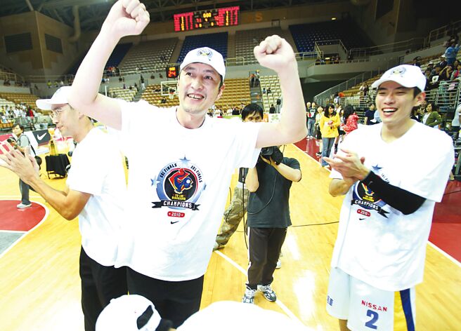 曾任中华男篮队总教练的中国大陆前国家队名将张学雷，近日病逝，享寿61岁。（本报资料照片）