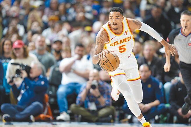 穆雷被老鷹交易到鵜鶘，可望在新東家組成全新四巨頭。（美聯社）