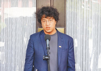 影》沈伯洋示警VPN看A片被監控 廖偉翔傻眼酸：健康還好嗎？ 