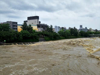 影》遊日注意！九州、關西暴雨「淹到腰」 6縣恐土石流