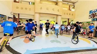 特教生独轮车第六届训练结业 学长姐携手学弟妹展成果