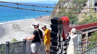 全台最美車站重新開放 攤商齊聚台東多良喊話：人快來