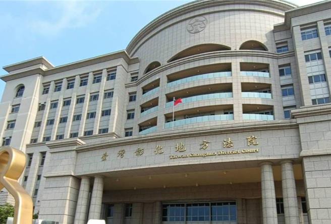 劉男開贓車擔心被逮竟衝撞警車，導致2名員警受傷，彰化地院依妨害公務等罪，判處應執行有期徒刑2年10月。可上訴。（葉靜美攝）