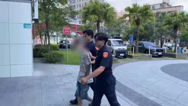 警方將涉案人全部帶回偵詢。(翻攝畫面)